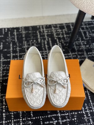 Louis Vuitton Women's Gloria Flat Loafer 04