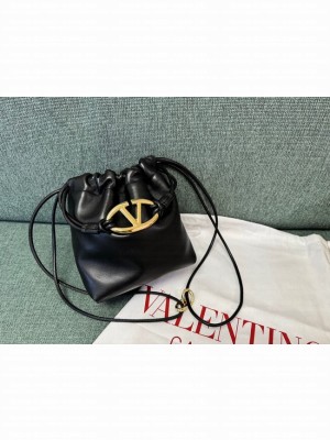 VALENTINO MINI VLOGO POUF Sheepskin WP0AC3Z black