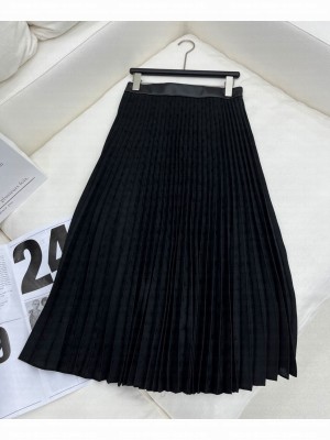 Louis Vuitton Women's Pleated Skirt Black