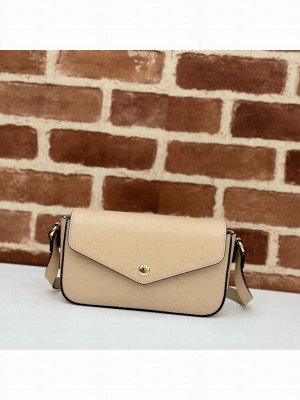 Gucci GG SUPER MINI SHOULDER BAG 772794 Off-white
