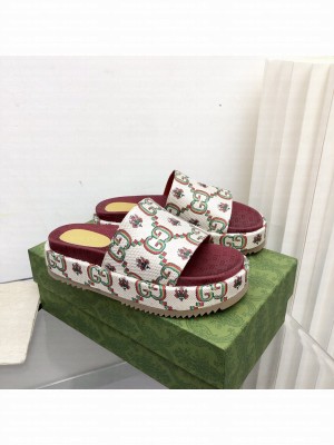 Gucci 100 GG Flower Jacquard Platform Slide Sandals 2022 Collection 07