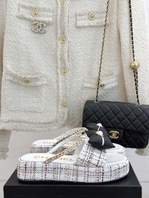 Chanel platfrom cc slipper with bow and pearl white 2025