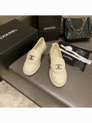 CHANEL CC LOGO AND QUILTING FLAP LOAFERS WHITE Spring/Summer 2021 Collection White