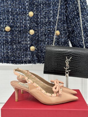VALENTINO ROCKSTUD BOW SLINGBACK PUMP IN BEIGE PATENT LEATHER WITH MATCHING STUDS 60MM