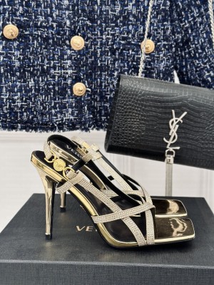 Versace Crystal Medusa '95 10.5cm Sandals 010