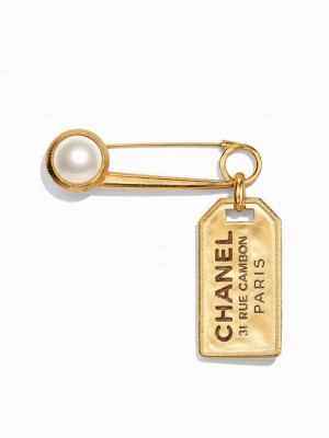 Chanel Brooch Golden