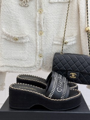 Chanel platform CC with chain black slippers 2025