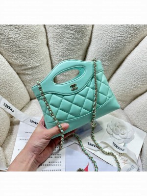 Chanel CLUTCH WITH CHAIN AP3656 light green