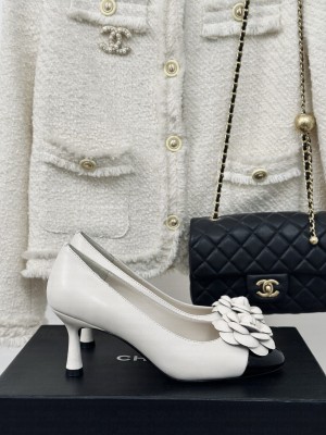 Chanel Ballerina Camellia 7cm Pumps White