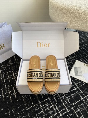 Dior Dioriviera Dway Platform Slide Natural Raffia and Black Embroidered Cotton