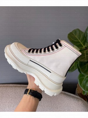 Alexander McQueen                                                                                        Tread Slick Lace up boot sneaker