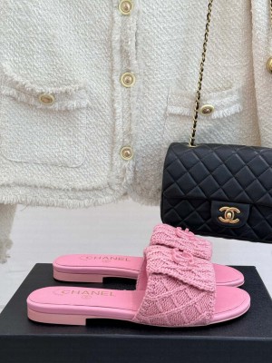 Chanel knitted mules with CC Turn Lock pink 2025