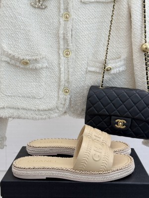 Chanel flat CC with chain beige slippers 2025