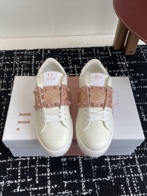 Valentino Garavani Rockstud Untitled sneaker in white calfskin 038 2025