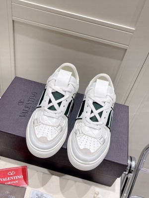 VALENTINO VL7N LOW-TOP SNEAKERS IN CALFSKIN AND MESH FABRIC WITH BANDS SNEAKERS 2022 COLLECITON 025