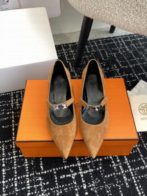 Hermes Women's Kiara 40 Pump suede brown