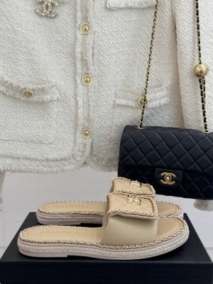 Chanel flat CC turn lock with chain slippers beige leather 2025