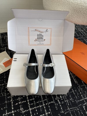 Hermes Jane ballet goatskin flat silver
