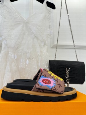 Louis Vuitton Unisex Pool pillow comfort mule slide flat 022