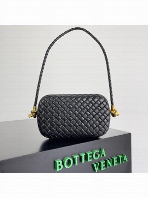 Bottega Veneta Knot With Chain A776662 black