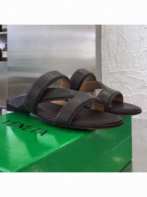 Bottega Veneta Band Calfskin Flat Sandals Black  2021 Collection 09