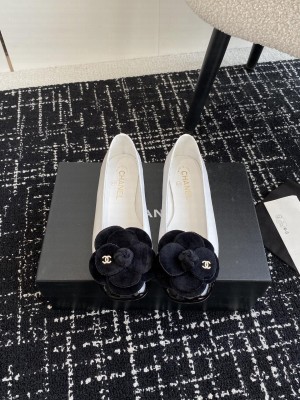 Chanel Velvet Camellia Leather Flat Black/White 2024