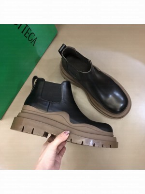 Bottega Veneta Unisex Tire Boots Fall/Winter 2021 Collection, Black/Brown