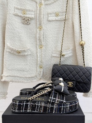 Chanel platfrom cc slipper with bow and pearl black 2025