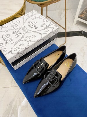 VALENTINO VLOGO POINTED LOAFERS PATENT LEATHER BLACK 2021