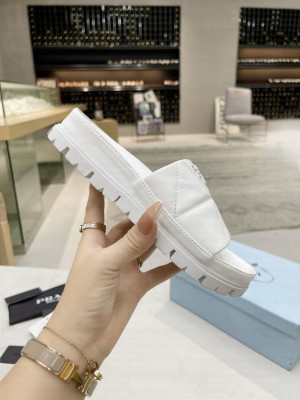 Padded Calfskin Quilted leather White slides