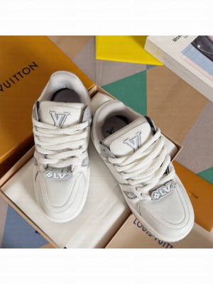 Louis Vuitton Unisex LV Trainer Maxi Sneaker 010
