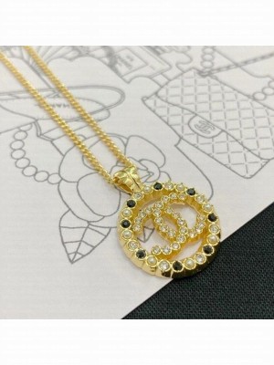 Chanel Pearl Circle CC Pendant Necklace Spring/Summer 2021 Collection