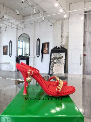 Bottega Veneta DOT Chain and detachable sphere embellishment Red Sandals 2021 Collection
