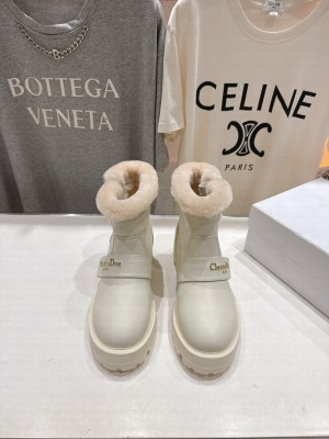 Christian Dior DiorAlps D-Quest Ankle Boot White Grained Calfskin and White Lambskin Shearling