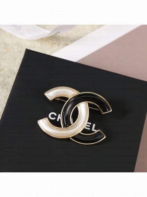 Chanel Women's Brooch AB1124