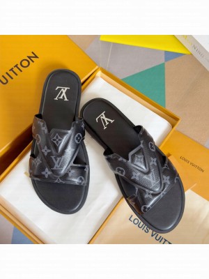 Louis Vuitton Man's LV Oasis Mule 06