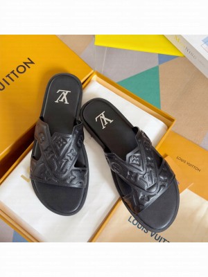 Louis Vuitton Man's LV Oasis Mule 09