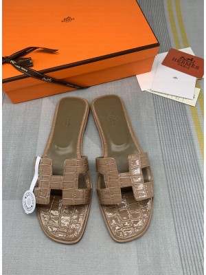 Hermes Oran Stone Embossed Leather Flat Slide Sandals 0102 2022 Collection