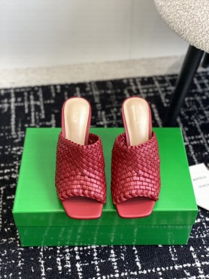 Bottega Veneta Women's 9cm Knot mules red