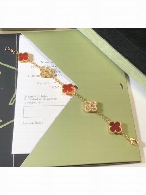 Van Cleef & Arpels Crystal Clovers Bracelet 39 Red 2020 Collection