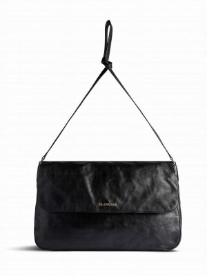 Balenciaga Grungy Medium Messenger Bag Black