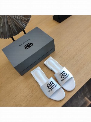 BALENCIAGA SQUARED HEEL 2.5CM BOX SANDALS BB LOGO CROCO PATTERN WHITE 2022