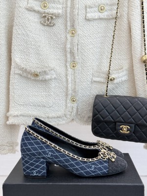 Chanel Quilted Denim 6.5cm Pumps with Chain Bow Navy 2025