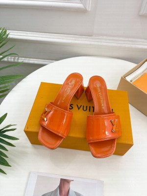 Louis Vuitton Shake Slide Sandals 5.5cm in Orange Patent Leather with LV Twist 2023 015