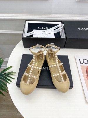 Chanel Goatskin & Imitation Pearls G45752 Beige