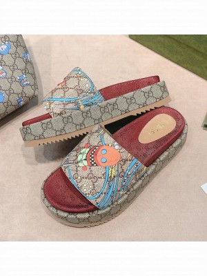 Disney x Gucci Donald Duck GG Platform Slide Sandal 573018 Beige 2021 Collection