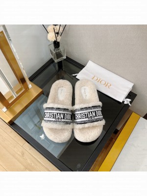 Christian Dior DIOR CHEZ MOI SLIDE Cotton Embroidery and Shearling 010