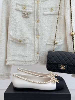 Chanel Calfskin Ballet Flats with Chain Bow White 2025
