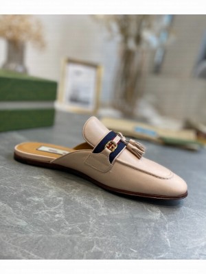 GUCCI                                                                                        Women's slipper with tassels