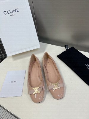 CELINE PATENT LEATHER FLAT WITH TRIOMPHE LIGHT PINK